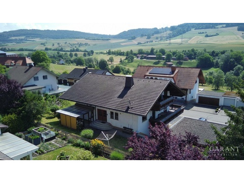 Einfamilienhaus kaufen in Blumberg, mit Garage, 832 m² Grundstück, 183 m² Wohnfläche, 6 Zimmer