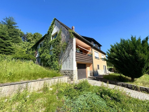 Zweifamilienhaus kaufen in Neustadt an der Aisch, mit Garage, 1.354 m² Grundstück, 195 m² Wohnfläche, 7 Zimmer