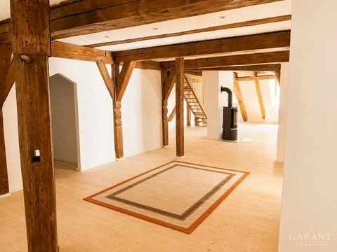 Maisonette- Wohnung kaufen in Egenhofen, mit Garage, 264 m² Wohnfläche, 5 Zimmer
