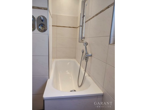 Bad, Badewanne EG