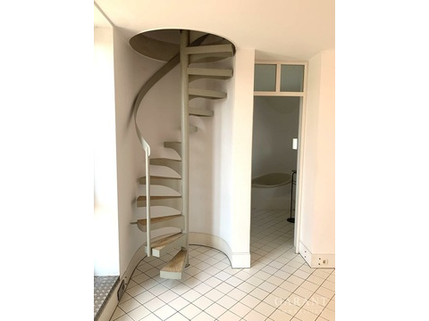 Zur Schlafebene