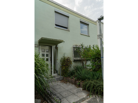 Reihenmittelhaus kaufen in Mannheim, mit Garage, 243 m² Grundstück, 117 m² Wohnfläche, 5 Zimmer