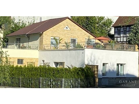 Zweifamilienhaus kaufen in Döbeln, mit Garage, 600 m² Grundstück, 359 m² Wohnfläche, 11 Zimmer