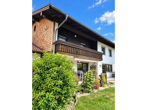 Reiheneckhaus kaufen in Teisendorf, mit Garage, 754 m² Grundstück, 187 m² Wohnfläche, 5 Zimmer