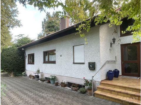 Einfamilienhaus kaufen in Jockgrim, mit Garage, 1.412 m² Grundstück, 218 m² Wohnfläche, 8 Zimmer