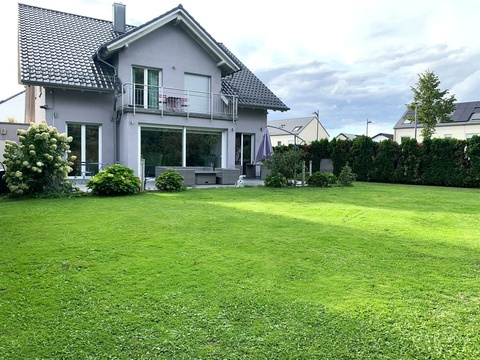 Einfamilienhaus kaufen in Karlsruhe, mit Garage, 740 m² Grundstück, 264 m² Wohnfläche, 8 Zimmer