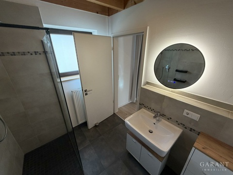 Badezimmer Ansicht B