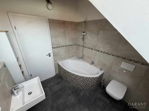 2 OG Badezimmer Ansicht B