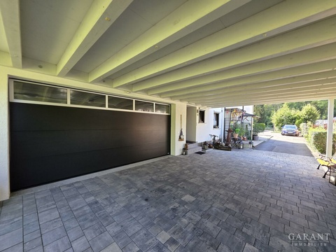 Doppelgarage mit Carport