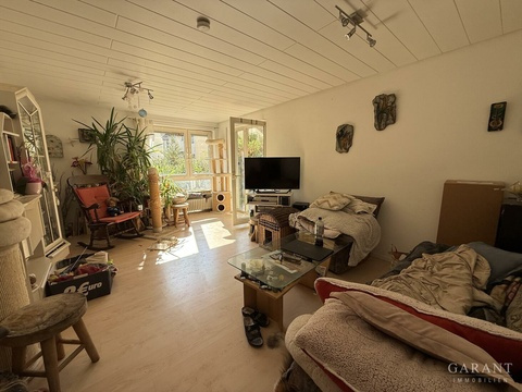 Erdgeschosswohnung kaufen in Esslingen am Neckar, mit Stellplatz, 71 m² Wohnfläche, 2,5 Zimmer