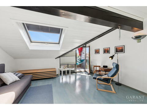Atelier mit Balkon im D.G.