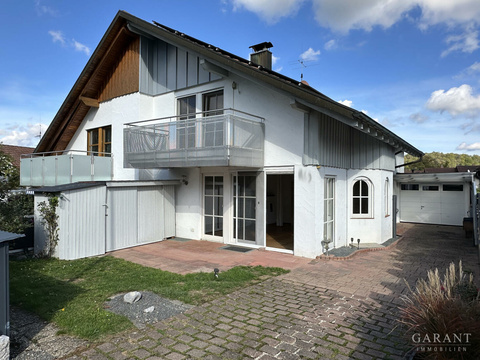 Doppelhaushälfte kaufen in Frickenhausen, mit Garage, 281 m² Grundstück, 158 m² Wohnfläche, 5,5 Zimmer