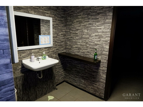 Gästetoilette der Diskothek