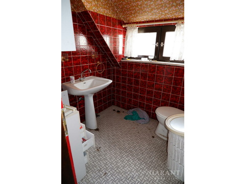 Badezimmer über Tanzcafé