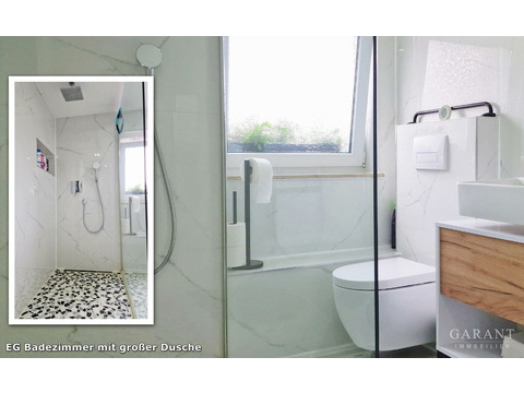 EG Badezimmer mit großer Dusche