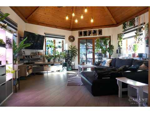 Reihenmittelhaus kaufen in Horb am Neckar, mit Garage, 729 m² Grundstück, 180 m² Wohnfläche, 8 Zimmer