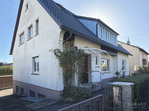 Einfamilienhaus kaufen in Backnang, mit Garage, 500 m² Grundstück, 188 m² Wohnfläche, 8 Zimmer