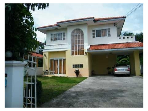 Villa kaufen in Nakhon Ratchasima, 300 m² Grundstück, 130 m² Wohnfläche, 4 Zimmer