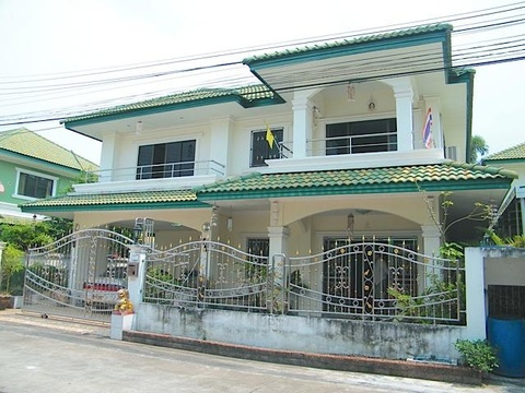 Villa mieten in Nakhon Ratchasima, mit Stellplatz, 224 m² Grundstück, 140 m² Wohnfläche, 5 Zimmer