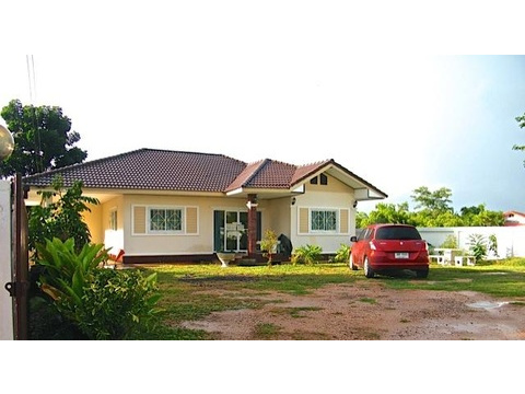 Haus kaufen in Nakhon Ratchasima, mit Stellplatz, 414 m² Grundstück, 99 m² Wohnfläche, 4 Zimmer