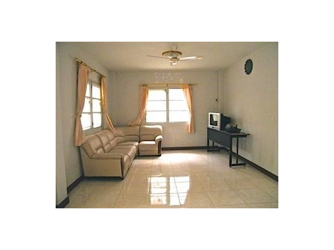 Villa mieten in Nakhon Ratchasima, mit Stellplatz, 260 m² Grundstück, 140 m² Wohnfläche, 5 Zimmer