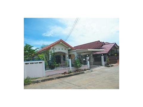 Haus kaufen in Nakhon Ratchasima, mit Stellplatz, 240 m² Grundstück, 110 m² Wohnfläche, 4 Zimmer