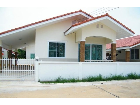 Einfamilienhaus mieten in Nakhon Ratchasima, mit Stellplatz, 240 m² Grundstück, 95 m² Wohnfläche, 4 Zimmer