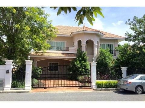Villa kaufen in Nakhon Ratchasima, mit Stellplatz, 500 m² Grundstück, 250 m² Wohnfläche, 4 Zimmer