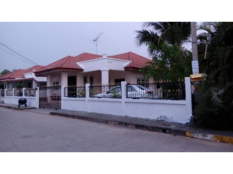 Einfamilienhaus mieten in Nakhon Ratchasima, mit Stellplatz, 240 m² Grundstück, 90 m² Wohnfläche, 4 Zimmer