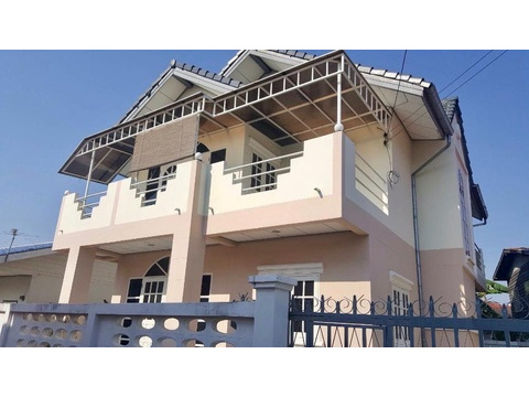 Haus mieten in Khon Kaen, 200 m² Grundstück, 150 m² Wohnfläche, 4 Zimmer