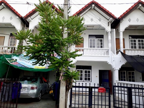 Reihenhaus mieten in Nakhon Ratchasima, 76 m² Grundstück, 110 m² Wohnfläche, 3 Zimmer