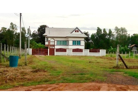 Einfamilienhaus kaufen in Khon Kaen, mit Stellplatz, 1.600 m² Grundstück, 142 m² Wohnfläche, 4 Zimmer