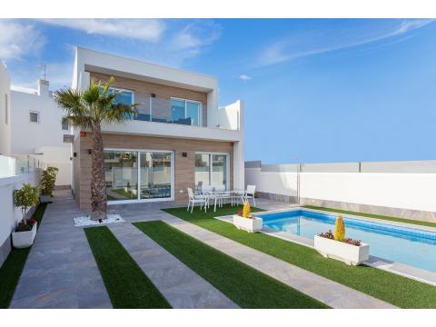 Einfamilienhaus kaufen in San Pedro del Pinatar, mit Stellplatz, 175 m² Grundstück, 108 m² Wohnfläche, 4,5 Zimmer