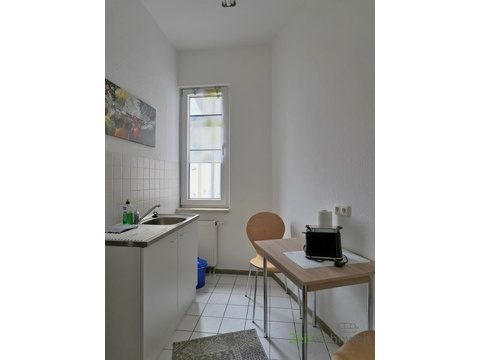 kleine Küche mit Essplatz