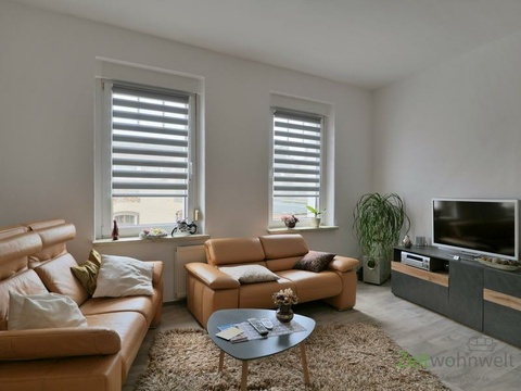 zwei Sofas