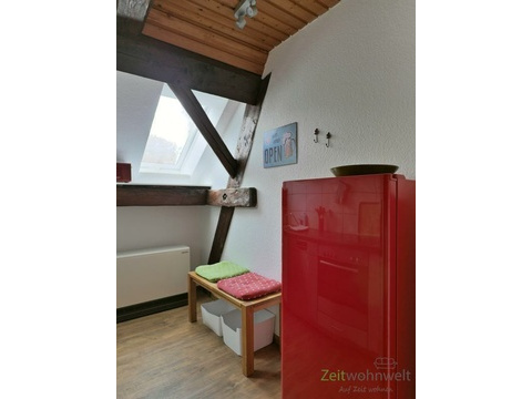 knallroter Kühlschrank