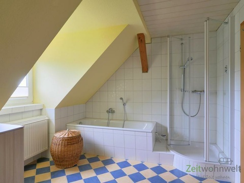 Dusche und Wanne