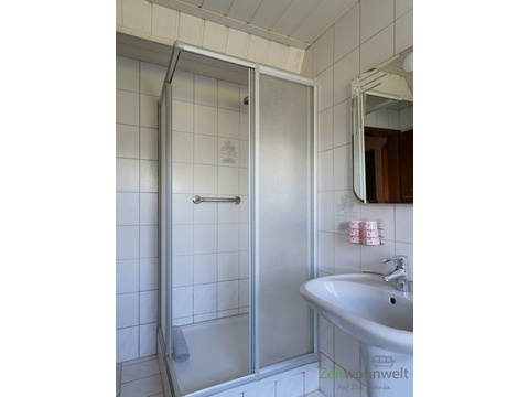 Dusche im Bad