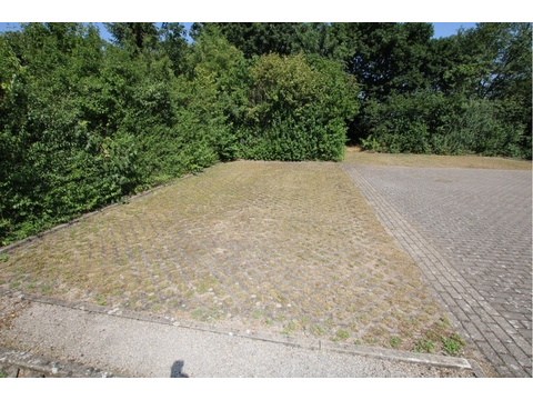 Parkfläche mieten in Sankt Leon-Rot