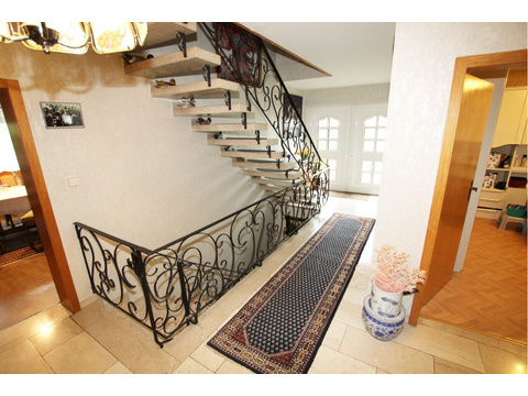 Einfamilienhaus kaufen in Sankt Leon-Rot, 535 m² Grundstück, 286 m² Wohnfläche, 7,5 Zimmer