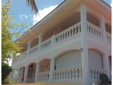 Villa kaufen in Punta Cana, 1.435 m² Grundstück, 275 m² Wohnfläche, 8 Zimmer