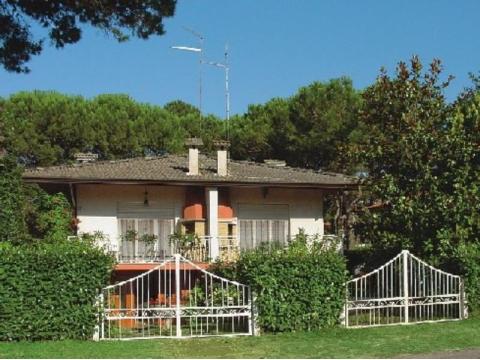 Villa kaufen in Lignano Sabbiadoro, 215 m² Grundstück, 115 m² Wohnfläche, 6 Zimmer