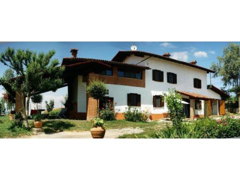 Villa kaufen in Cereseto, 340 m² Grundstück, 340 m² Wohnfläche, 5 Zimmer