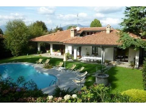 Villa kaufen in Cassago Brianza, 914 m² Grundstück, 914 m² Wohnfläche, 12 Zimmer