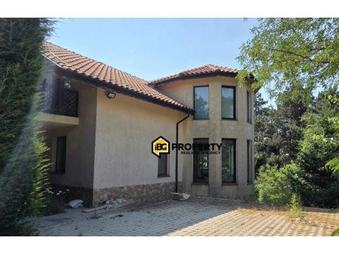 Einfamilienhaus kaufen in Warna, mit Garage, mit Stellplatz, 603 m² Grundstück, 298 m² Wohnfläche, 5 Zimmer