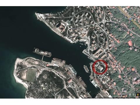 Service kaufen in Kraljevica, 1.650 m² Lagerfläche