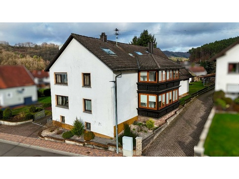 Haus kaufen in Eppenbrunn, mit Garage, mit Stellplatz, 1.100 m² Grundstück, 300 m² Wohnfläche, 9 Zimmer