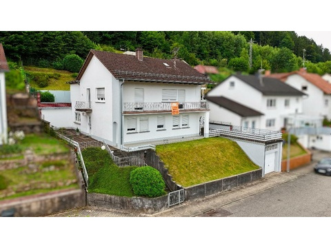 Einfamilienhaus kaufen in Waldfischbach-Burgalben, mit Garage, 569 m² Grundstück, 151 m² Wohnfläche, 5 Zimmer