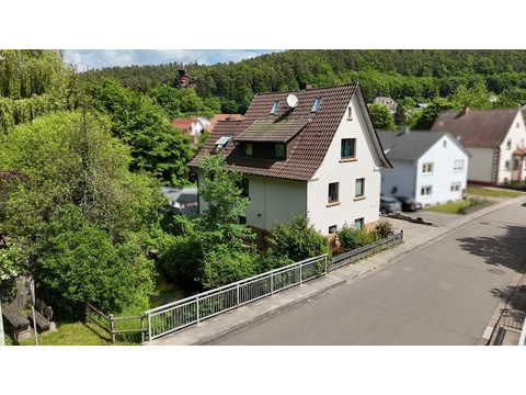 Haus kaufen in Hinterweidenthal, mit Stellplatz, 256 m² Grundstück, 160 m² Wohnfläche, 6 Zimmer