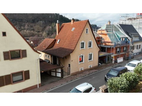 Haus kaufen in Rodalben, mit Stellplatz, 210 m² Grundstück, 141 m² Wohnfläche, 5 Zimmer